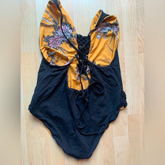 Adrenaline Reversible One Piece Swimsuit - Picture 2 of 4